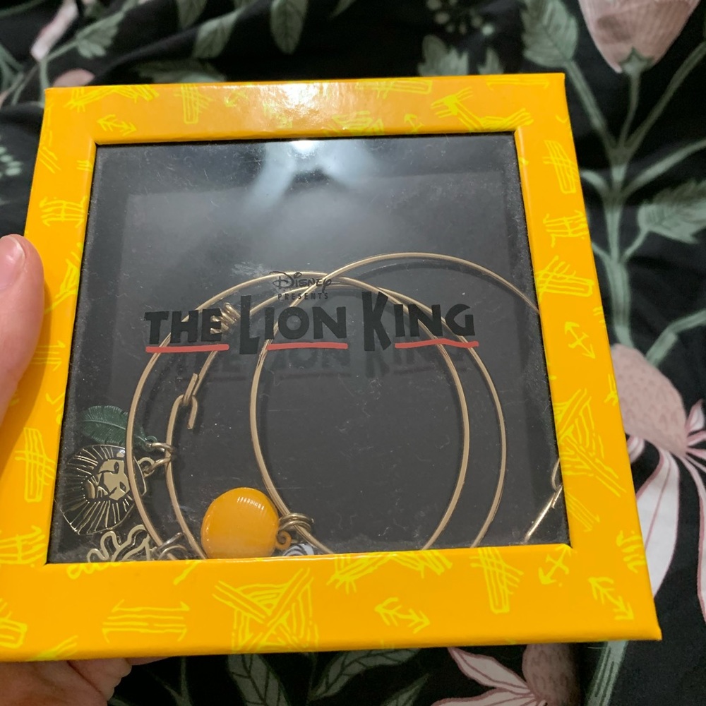 Lion King Alex & Ani set